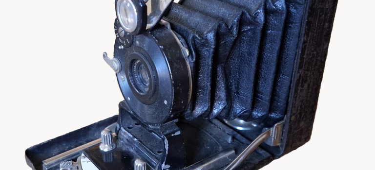 ICA Victrix – Miniaturkamera im Format 4,5 x 6 cm ICA Victrix – Miniaturkamera im Format 4,5 x 6 cm